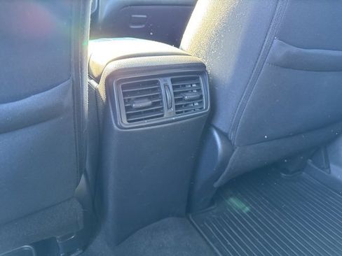 Used 2020 Nissan Rogue SV image 20