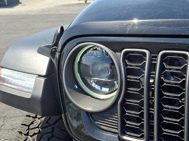 Used 2026 Jeep Gladiator Mojave AWD/4WD image 13