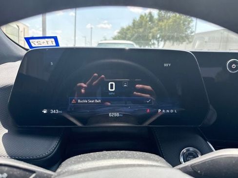 Used 2026 Chevrolet Equinox LT w/ Midnight Edition FWD image 9