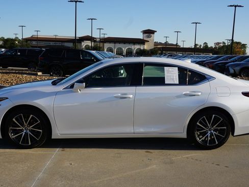 Certified 2024 Lexus ES 350 w/ Premium Package image 6