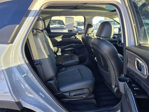 Used 2023 Kia Sorento SX Prestige image 34