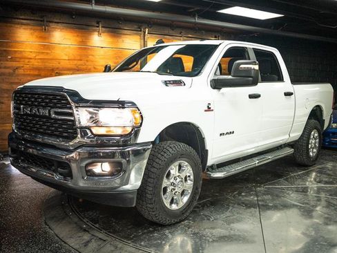 Used 2024 RAM 2500 Big Horn w/ Off Road Package AWD/4WD image 2