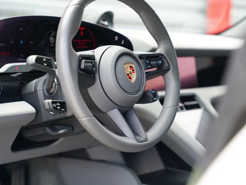 Used 2023 Porsche Taycan RWD image 18