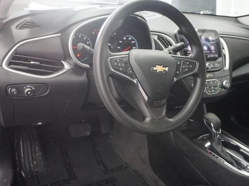 Used 2024 Chevrolet Malibu LT FWD image 5