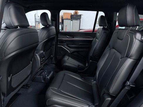 New 2026 Jeep Grand Cherokee L Limited w/ Limited Altitude Package AWD/4WD image 21