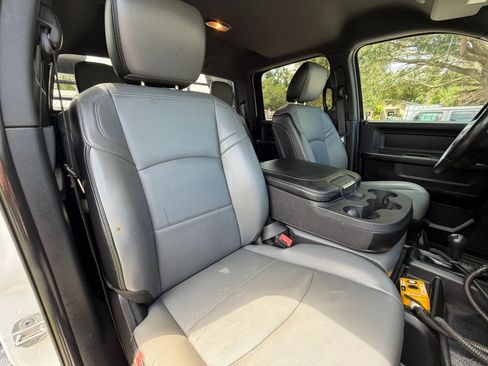 Used 2022 RAM 3500 Tradesman w/ Chrome Appearance Group AWD/4WD image 24