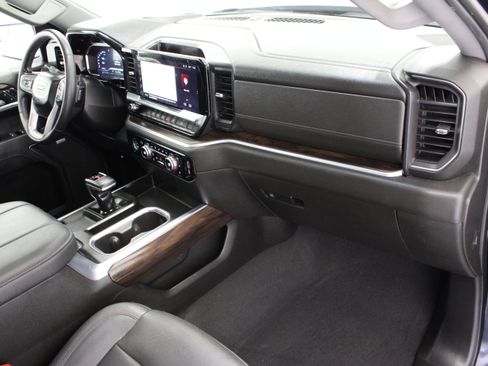 Used 2023 GMC Sierra 1500 SLT AWD/4WD image 39