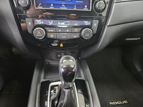 Used 2018 Nissan Rogue SV AWD/4WD image 25