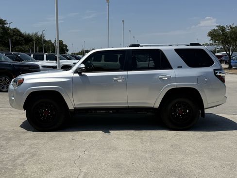Used 2024 Toyota 4Runner SR5 Premium w/ Moonroof Package RWD image 8