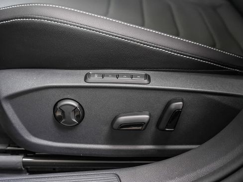 New 2026 Volkswagen Jetta SEL FWD image 23