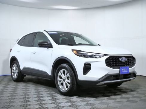 Certified 2025 Ford Escape Active w/ Cold Weather Package AWD/4WD image 1