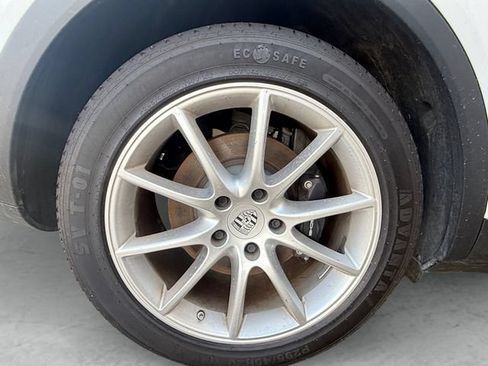 Used 2024 Porsche Cayenne AWD/4WD image 23