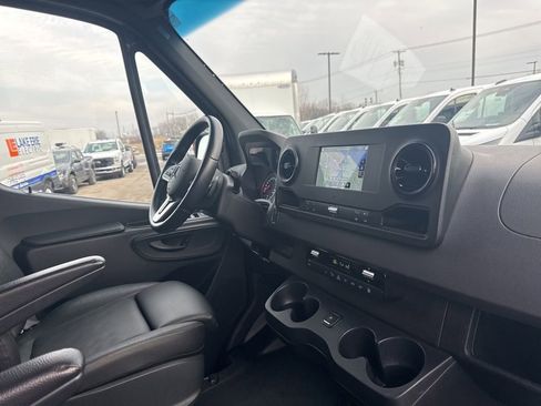Used 2022 Mercedes-Benz Sprinter 2500 image 31