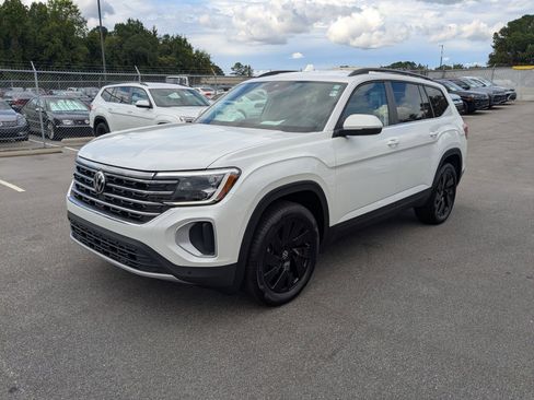 New 2026 Volkswagen Atlas SE image 7