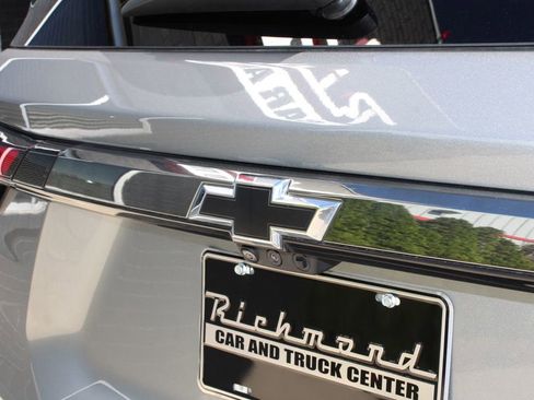 Used 2023 Chevrolet Traverse RS AWD/4WD image 19