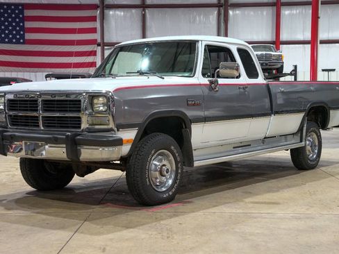 Used 1992 Dodge D/W Truck 250 image 1