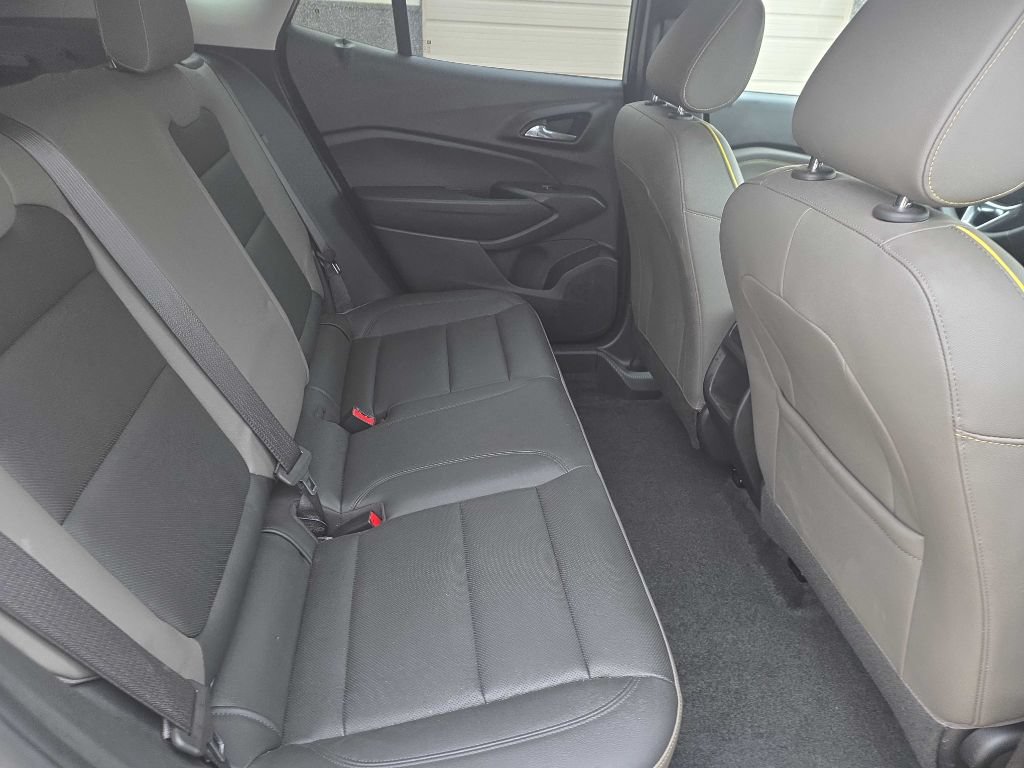 Used 2025 Chevrolet Trax ACTIV FWD image 10
