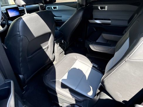 Used 2023 Ford Explorer XLT w/ Equipment Group 202A AWD/4WD image 14