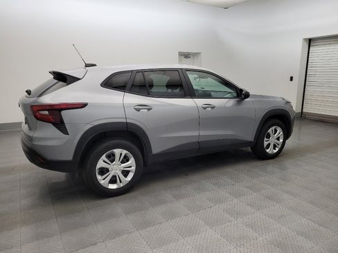 Used 2025 Chevrolet Trax LS FWD image 10