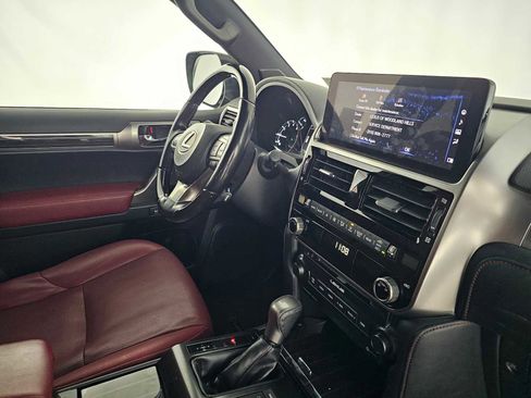 Used 2022 Lexus GX 460 Premium w/ Premium Package image 11