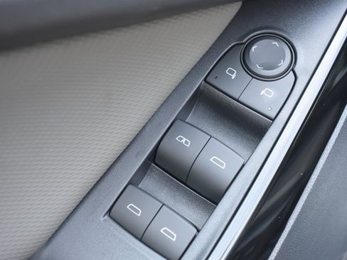 New 2027 Chevrolet Equinox LT w/ Convenience Package II FWD image 12
