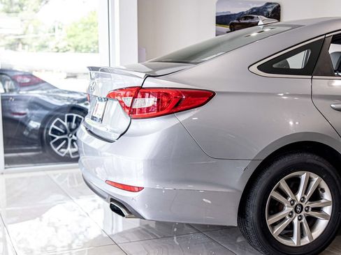 Used 2015 Hyundai Sonata SE FWD image 12