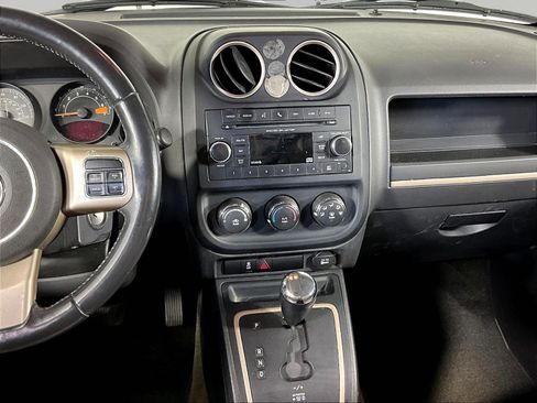 Used 2017 Jeep Patriot 75th Anniversary w/ Power Value Group FWD image 9