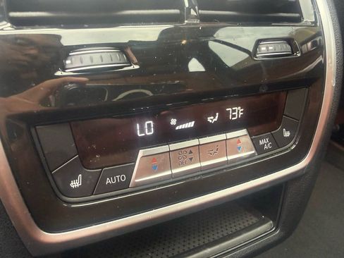 Used 2022 BMW X5 sDrive40i w/ M Sport Package RWD image 18