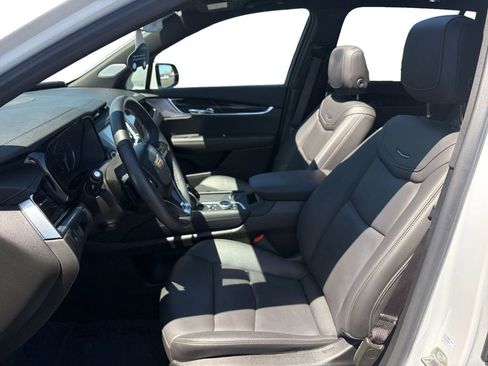 Certified 2024 Cadillac XT6 Premium Luxury FWD image 10