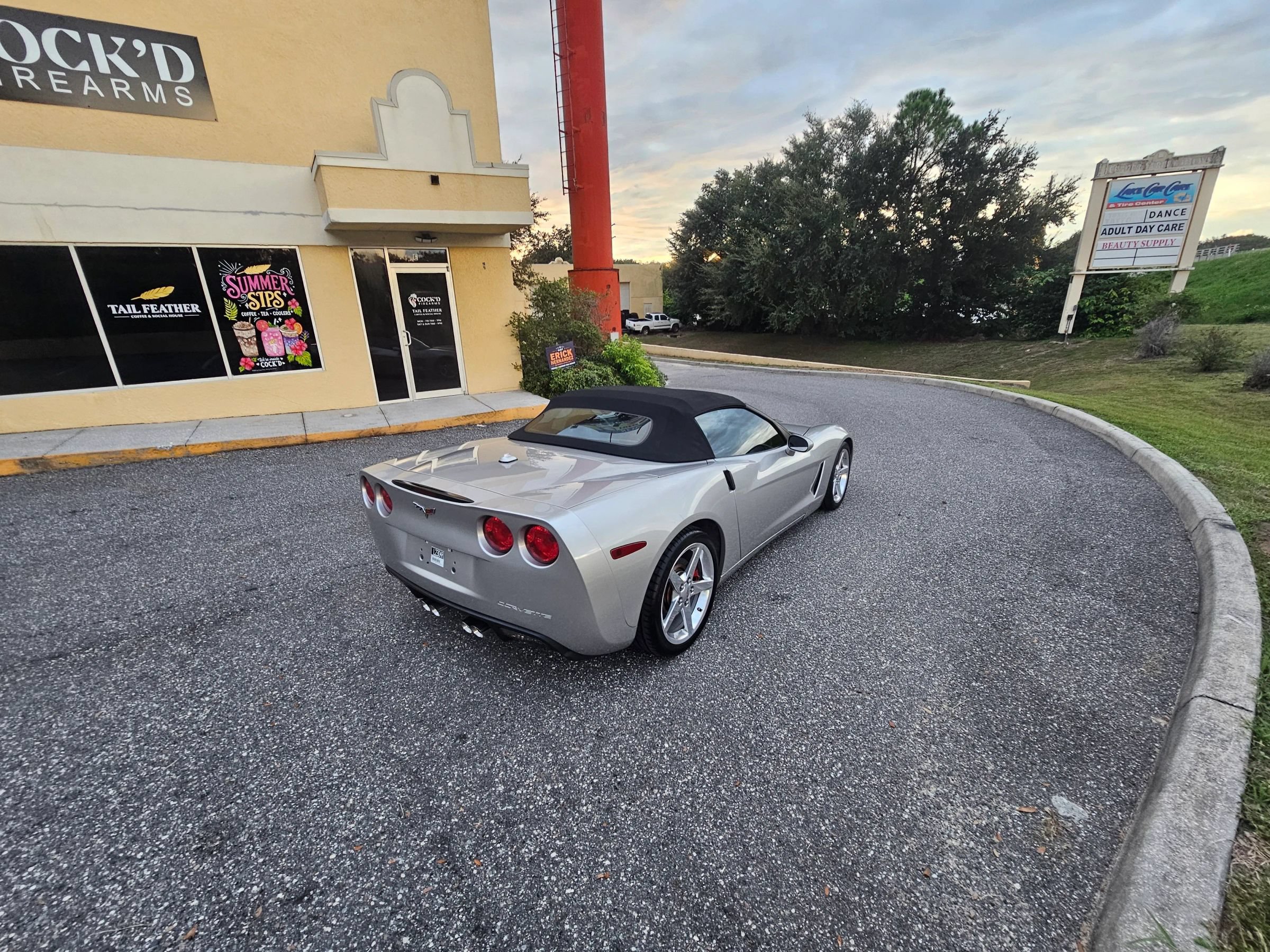 Used 2005 Chevrolet Corvette Convertible w/ Preferred Equipment Group RWD image 11