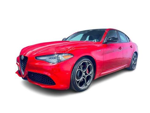 Used 2020 Alfa Romeo Giulia w/ Quick Order Package 22K Sport RWD image 4