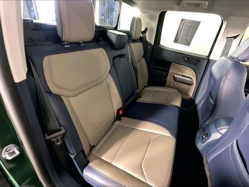 Used 2025 Ford Maverick Lariat AWD/4WD image 36