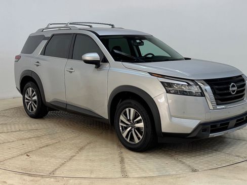 Used 2023 Nissan Pathfinder SL image 7