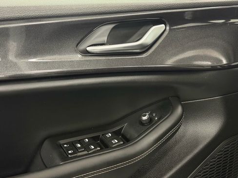 Used 2023 Jeep Grand Cherokee Altitude image 14