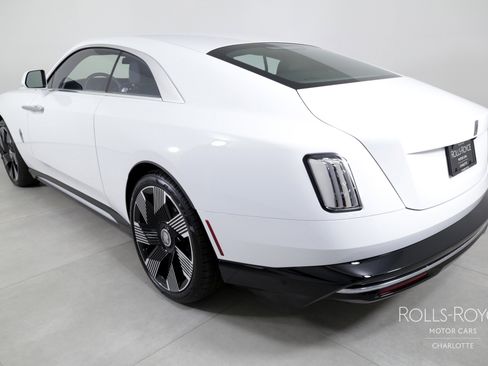 Used 2024 Rolls-Royce Spectre w/ Spectre Launch Package image 8