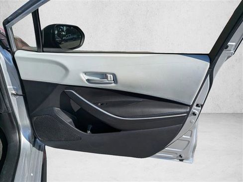 Used 2020 Toyota Corolla SE FWD image 25
