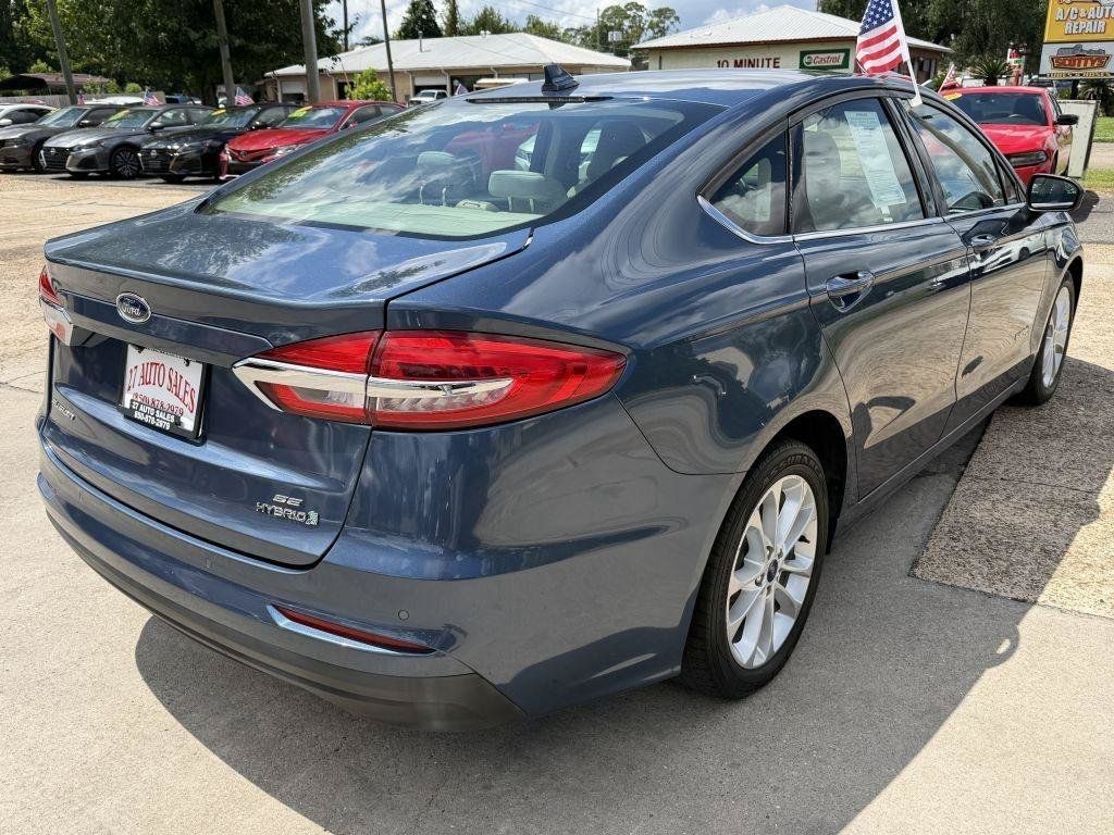 Used 2019 Ford Fusion SE FWD image 5