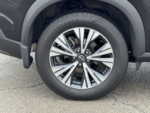 Used 2023 Nissan Rogue SV w/ SV Premium B Package image 37