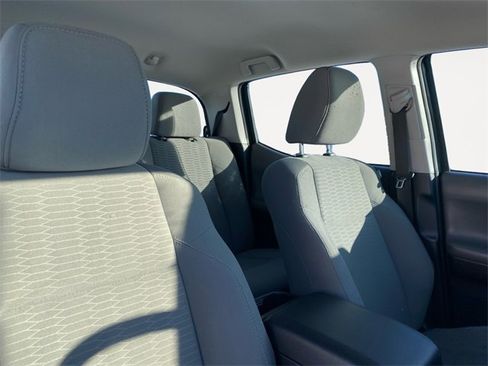 Used 2018 Toyota Tacoma SR w/ SR Convenience Package image 15