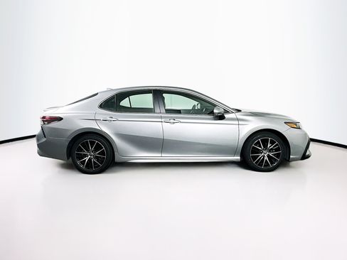 Used 2024 Toyota Camry SE FWD image 10