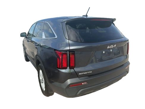 Used 2023 Kia Sorento LX FWD image 2