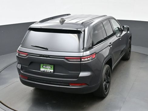 Used 2023 Jeep Grand Cherokee Altitude AWD/4WD image 39