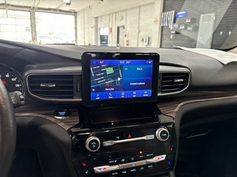 Used 2023 Ford Explorer Limited AWD/4WD image 22
