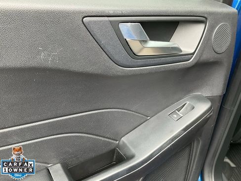 Used 2022 Ford Escape Titanium w/ Titanium Premium Package FWD image 39