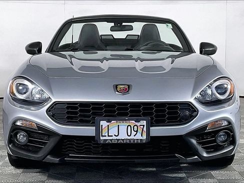 Used 2019 FIAT 124 Spider Abarth RWD image 2