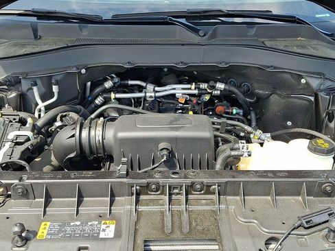 Used 2022 Ford Explorer XLT w/ Equipment Group 202A AWD/4WD image 29