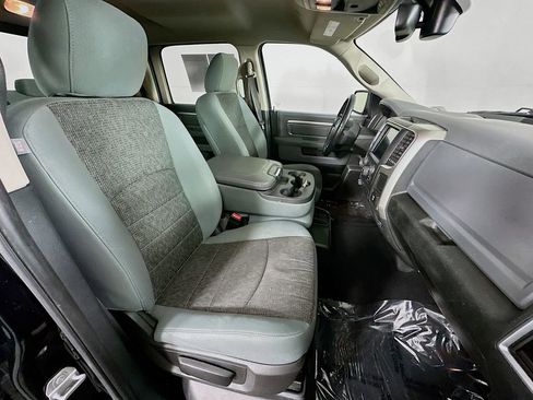 Certified 2019 RAM 1500 Classic SLT w/ Luxury Group image 32