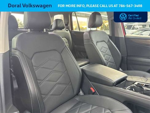 Certified 2025 Volkswagen Atlas SE w/ Black Wheel Package image 27