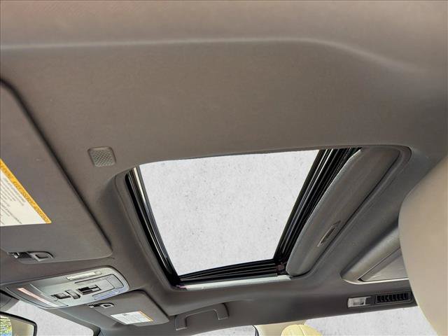 Used 2022 Toyota Sienna XLE w/ XLE Plus Package FWD image 22