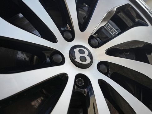 Used 2023 Bentley Flying Spur Azure AWD/4WD image 81